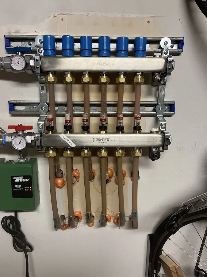 Plumber performing Gas Leak Detection at a residential property in Hamburg